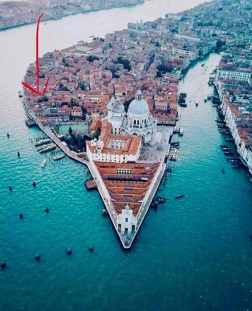 House Of Joy * Venecia